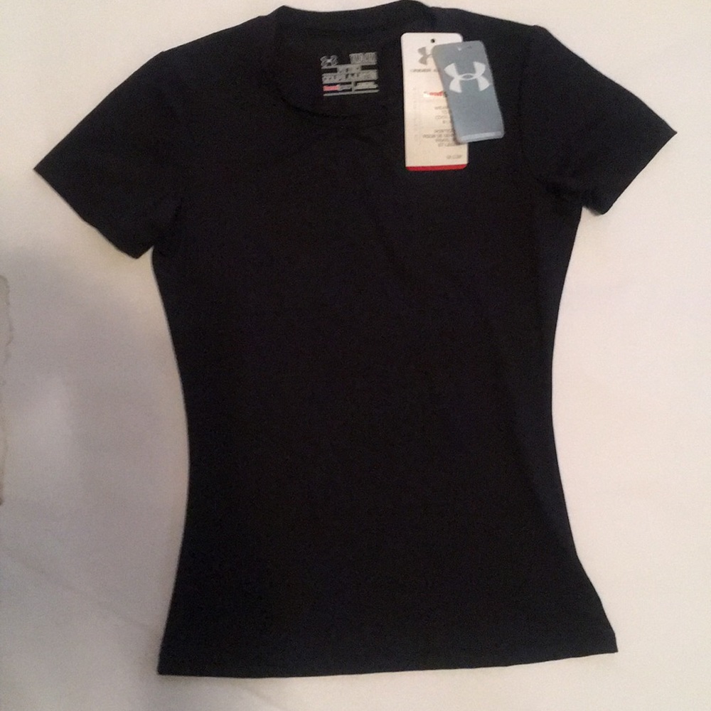 Under Armour Girl’s. Fitted Heat Gear t Shirt - Picture 1 of 2